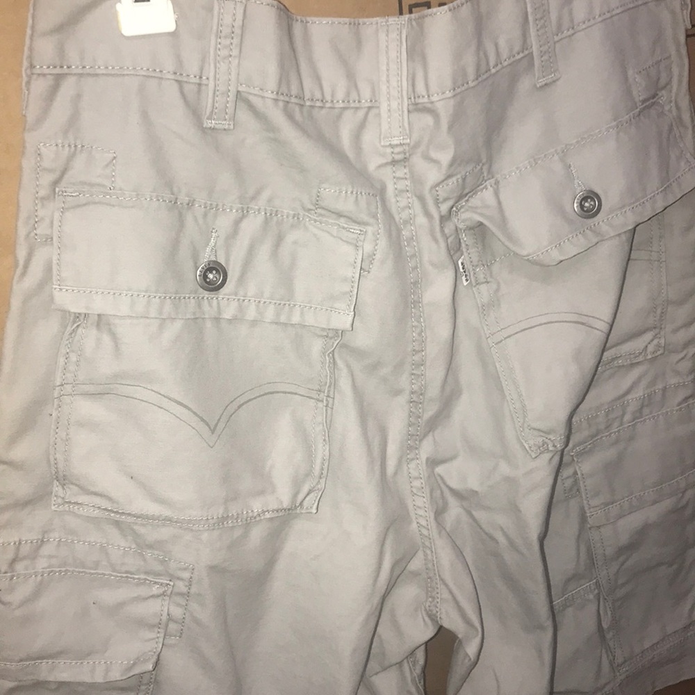 - Mens - Levi’s cargo utility shorts 33 - Picture 2 of 8